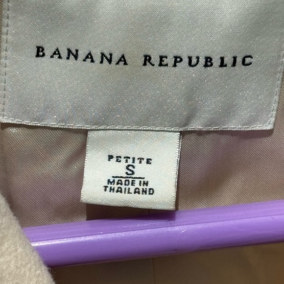 Make an Offer-Cream Banana Republic coat - Picture 4 of 4
